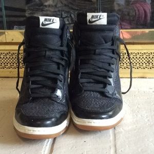 Nike high dunk wedge - New like condition